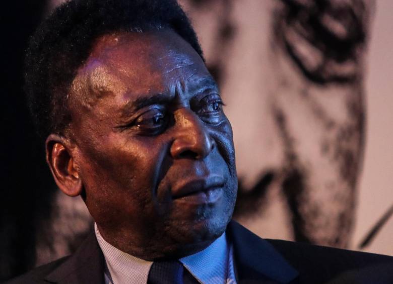 Pelé fue reconocido por muchos como el mejor futbolista de la historia del fútbol. FOTO: EFE 