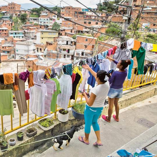 Entrega de lavadoras por parte de la Alcaldía de Medellín