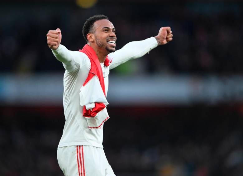 Reiss Nelson, que tiene 23 años, fue el jugador que le dio el triunfo al Arsenal en el último minuto del partido. FOTO: EFE