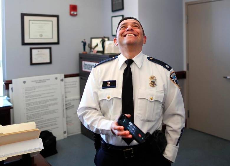 Aunque el mayor Óscar tiene un posicionamiento en Estados Unidos, no descarta la posibilidad de volver a Bello cuando se retire de la Policía.