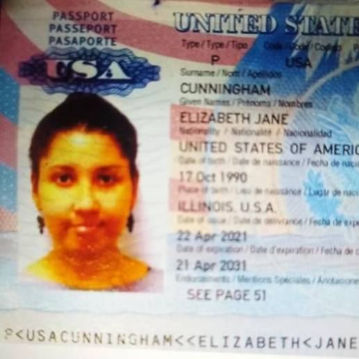 El pasaporte de Elizabeth Jane Cunningham, encontrada sin vida en un apartaestudio del barrio Cristo Rey, en Medellín. FOTO: CORTESÍA.