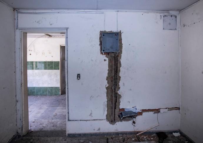 Fallas estructurales obligaron el cierre del centro de salud. FOTO: Jaime Pérez