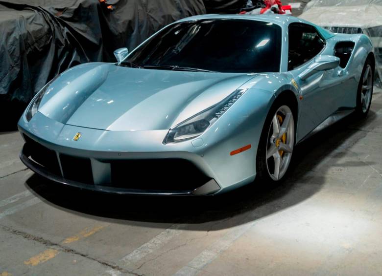 Este es el Ferrari 488 Spider gris, modelo 2019, con 1.703 k.m. de uso. FOTO: CORTESÍA DE LA SAE.