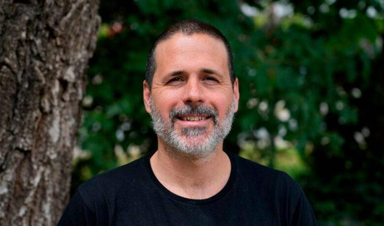 El periodista Ricardo Robins, ganador en la categoría Texto con su trabajo “El Polizón y el capitán”. FOTO: FESTIVAL GABO