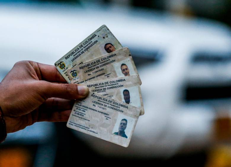 Uno de los trámites que se digitalizaría sería la expedición y renovación de las licencias de tránsito. FOTO: JULIO CÉSAR HERRERA