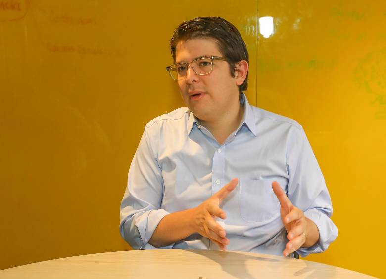 Miguel Uribe, el congresista que plantea una reducción del IVA. FOTO: ESNEYDER GUTIÉRREZ
