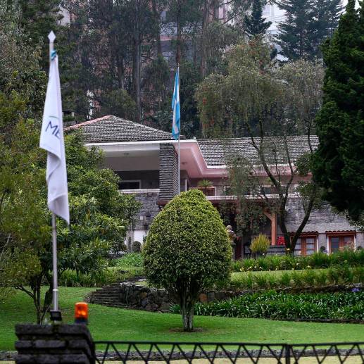 Fotografía de la residencia de la embajada de Argentina en Ecuador. FOTO: EFE