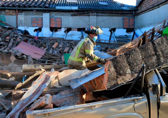 La emergencia se dio en la tarde de este miércoles, en plaza que ya había sido evacuada por riesgo de colapso. Foto : Juan Antonio Sánchez
