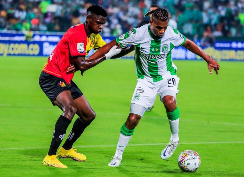 En la imagen aparece Danovis Banguero (20) de Nacional, uno de los futbolistas que más tiempo de juego tiene con el técnico Paulo Autuori esta temporada. Suma 709 minutos en la Liga. FOTO jaime pérez