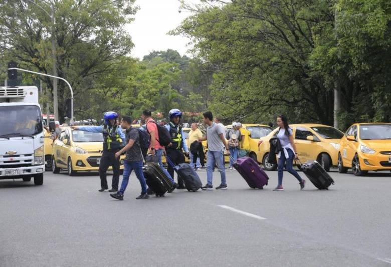 Así avanza el paro de taxistas en Medellín. FOTO: ESNEYDER GUTIÉRREZ
