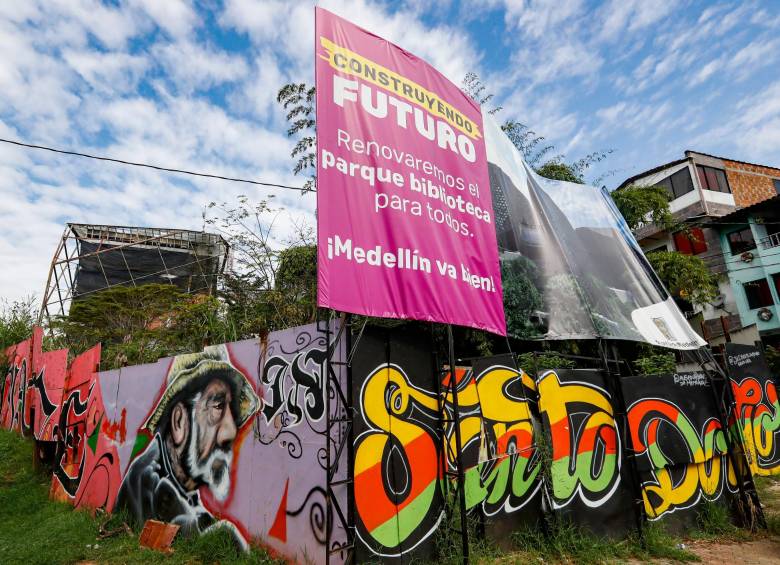 Entre los habitantes de los barrios aledaños reina la esperanza de volver a este espacio cultural, educativo y social que transformó el sector. Foto Manuel Saldarriaga Quintero.