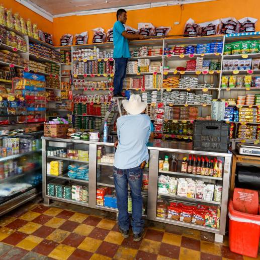 Voceros de tiendas independientes aseguran que hay diferenciales en precios de hasta 40% frente a marcas tradicionales. FOTO: MANUEL SALDARRIAGA