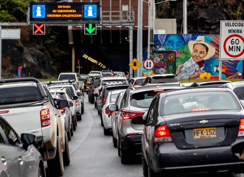 El Ministerio de Transporte informó que se espera que durante estos tres días del puente festivo se desplacen 3.976.000 de vehículos.FOTO JUAN ANTONIO SÁNCHEZ