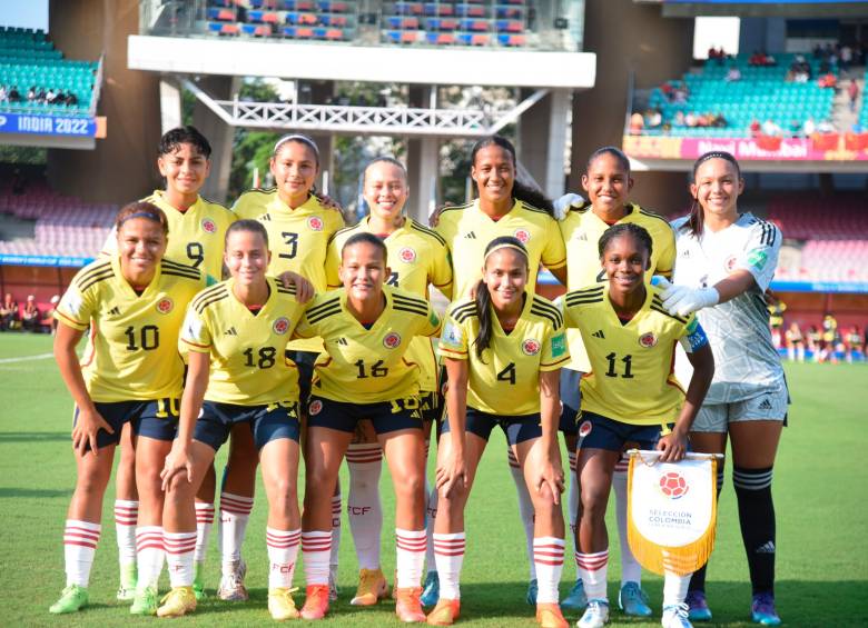 Selección Colombia en pleno, jugadoras y cuerpo técnico. FOTO: CORTESÍA FCF