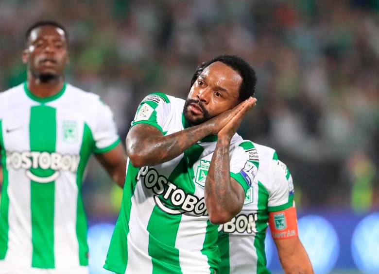 Atlético Nacional salvó un punto gracias al potente remate de Dorlan Pabón que venció a Andrés Mosquera. Foto: Camilo Suárez