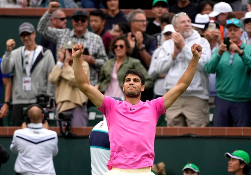 Carlos Alcaraz ha conseguido dos títulos en lo que va de la temporada 2023. El primero fue el Abierto de Buenos Aires y el segundo de Indian Wells. FOTO: EFE
