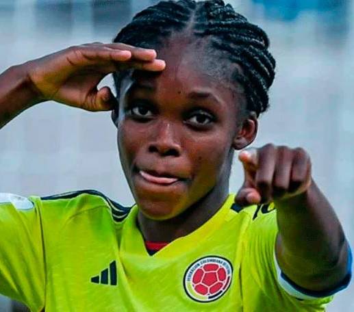 Linda Caicedo, de 18 años de edad, es la nueva estrella del fútbol mundial femenino. FOTO AFP