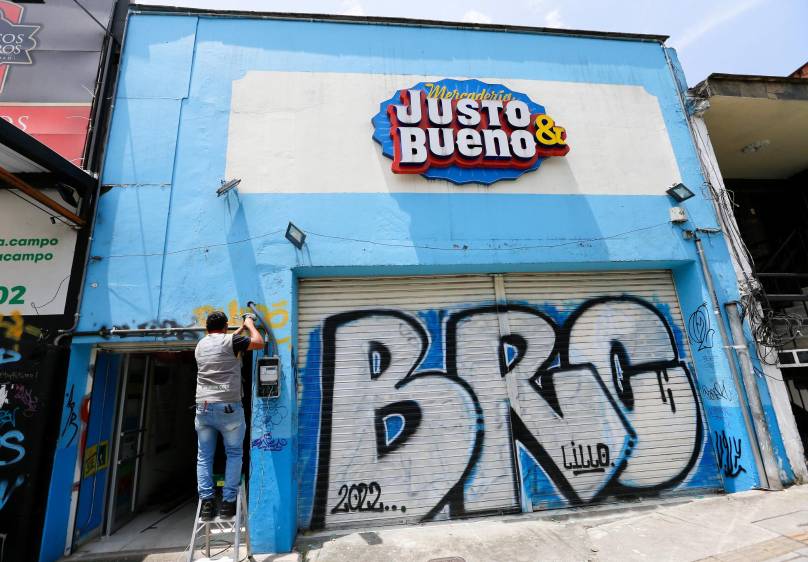 Justo & Bueno se fue y dejó deudas y dolores de cabeza en los barrios