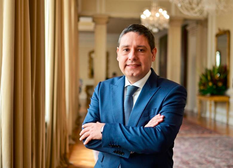 Nuevos ministros del Gobierno Petro están listos para empezar labores: estos son sus perfiles Nuevos ministros del Gobierno Petro están listos para empezar labores: estos son sus perfiles