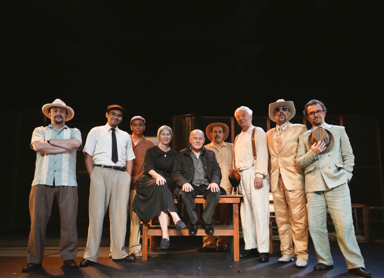 Dirigidos por Jorge Ali Triana (centro), Germán Jaramillo, Laura García, Santiago Moure, John Alex Toro y un brillante elenco le dan vida a una de las obras de Gabo. FOTO: CORTESÍA.