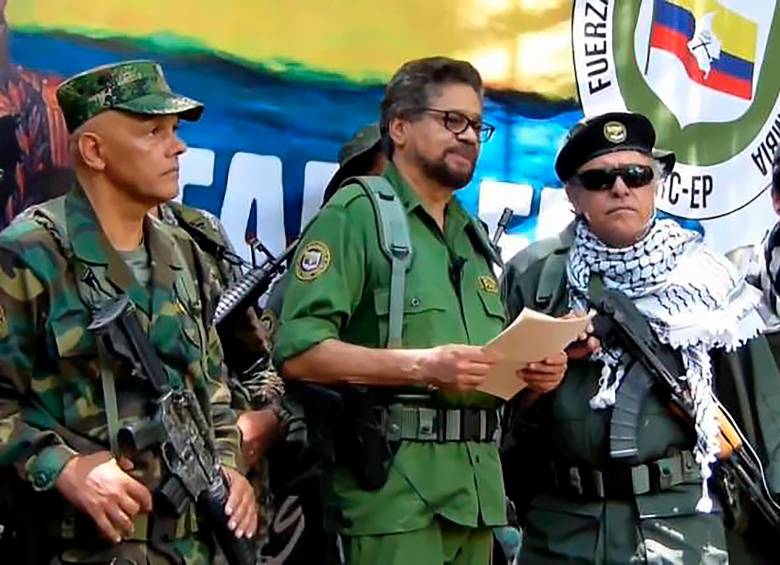 El Gobierno Petro defendió la versión de una supuesta trampa contra alias “Iván Márquez” (en el medio). FOTO CORTESÍA