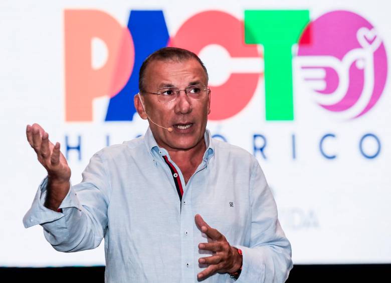 El presidente del Congreso, Roy Barreras, defendió que las listas cerradas son el punto más importante de la reforma política que el Gobierno tramita en el Legislativo. FOTO JAIME PÉREZ