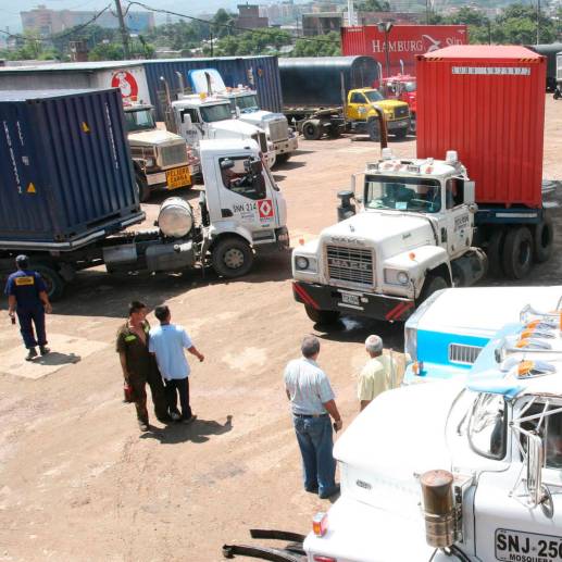 El paro minero en Antioquia ya completa 12 días y ya dejan desabastecimiento de alimentos y medicamentos, pérdida de más de 400.000 toneladas de carga, así como 16 municipios incomunicados. FOTO Archivo