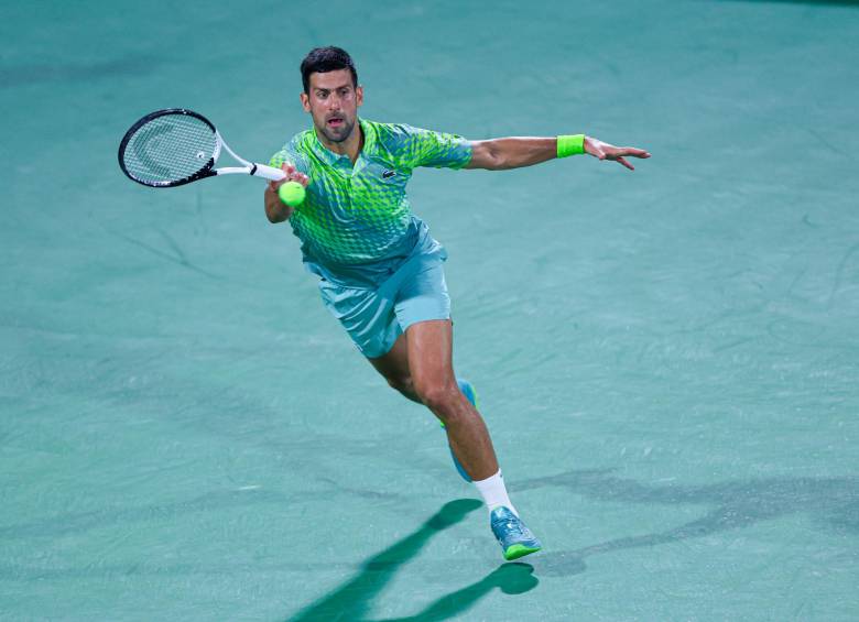 El serbio Novak Djokovic avanzó a los cuartos de final en Dubái, busca su sexto trofeo en esta competencia. FOTO getty