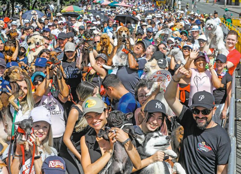 Imagen de la caminata canina de este año. FOTO EL COLOMBIANO