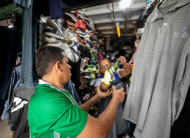 Paisas mueven el 7% del mercado de ropa usada