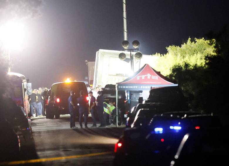 Se desconoce la nacionalidad de las 46 personas que fueron encontradas en el camión. FOTO: EFE