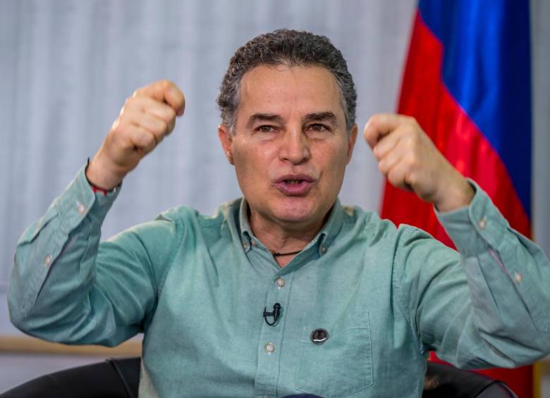 Aníbal Gaviria, gobernador de Antioquia, mejoró en favorabilidad. FOTO Juan Antonio Sánchez