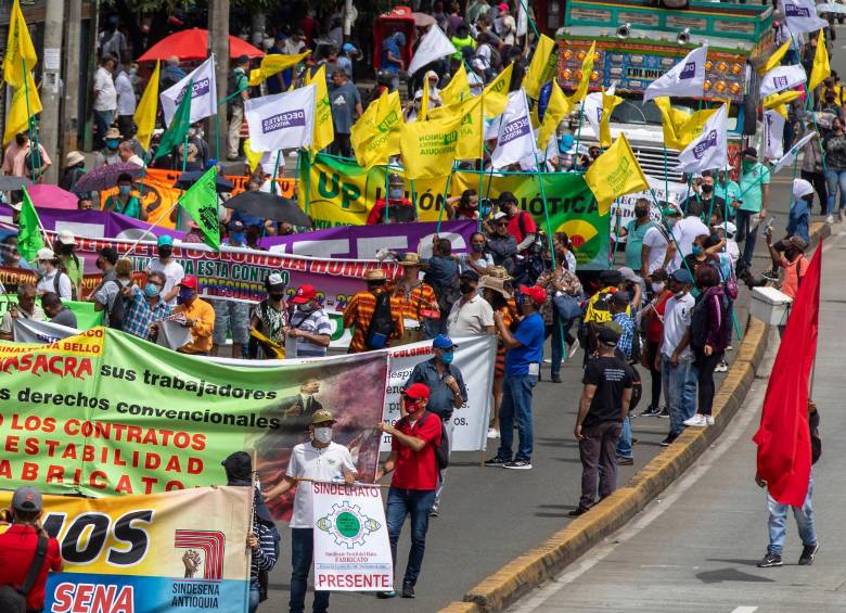La reforma también propone unificar las negociaciones colectivas y los sindicatos tendrían que presentar un solo pliego de peticiones a la hora de solicitar beneficios extralegales del empleador. FOTO El Colombiano