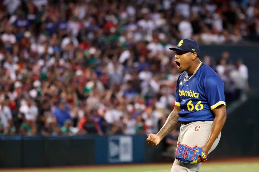 El cartagenero Guillermo Zúñiga, uno de los lanzadores del equipo colombiano, es de las figuras de la Serie Mundial de Béisbol. FOTO AFP