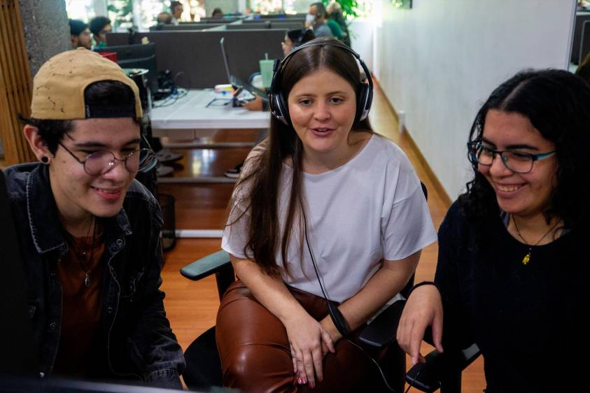 Camila Wolf tiene 31 años, estudió en el Colegio The Columbus School y saber inglés le abrió muchas puertas como ingresar a una universidad en Estados Unidos y trabajar con empresas extranjeras. FOTO Camilo Suárez