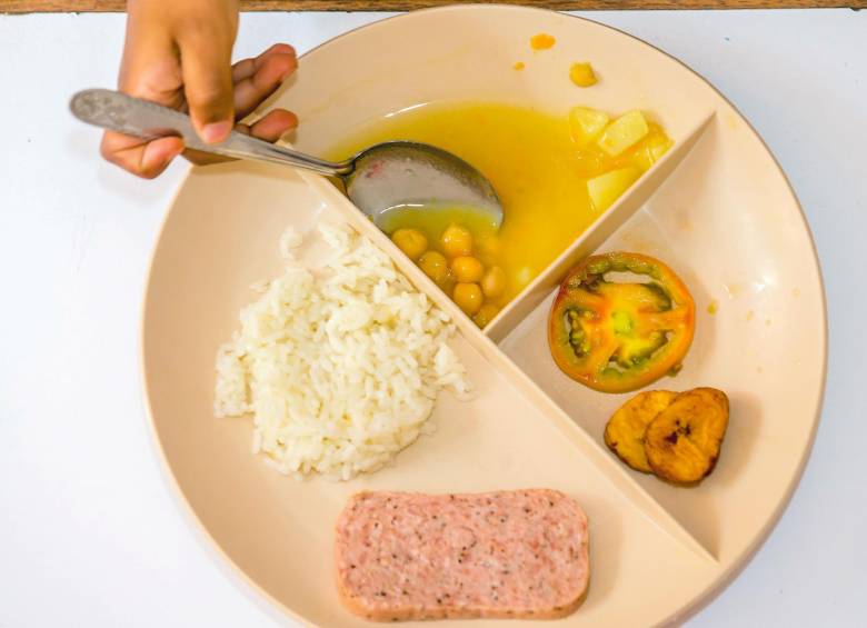 Un informe dado a conocer en enero pasado por Medellín Cómo Vamos indica que el 22% de las familias de la ciudad no pueden cumplir con los tres alimentos diarios. FOTO Juan Antonio Sánchez