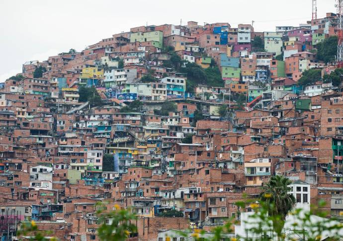 Organizaciones sociales, de víctimas y de derechos humanos también se han unido a través de los años para lograr una transformación de la comuna con arte, cultura y otras acciones, muchas de las cuales han sido apoyadas por las administraciones locales. FOTO Julio César Herrera