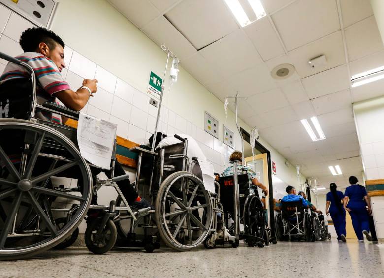 Según el ministro del Interior, Alfonso Prada, el Gobierno aprovechará la convocatoria a sesiones extras en el Congreso para radicar la reforma a la salud este año. FOTO Julio César Herrera