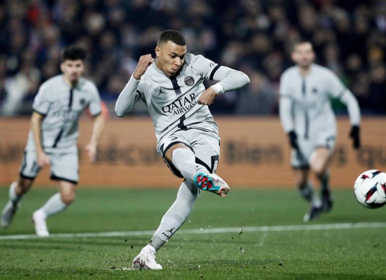 Kylian Mbappé, baja sensible del PSG. FOTO EFE