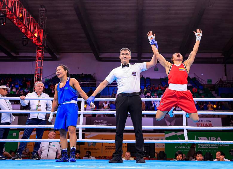 La celebración de Jenny Arias tras meterse en la final del Mundial. FOTO @MinDeporteCol