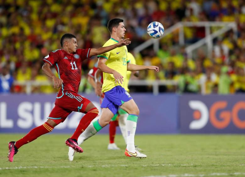 El juvenil Ricardo Caraballo no tuvo una noche afortunada con Brasil y espera tenerla ante Argentina. FOTO efe