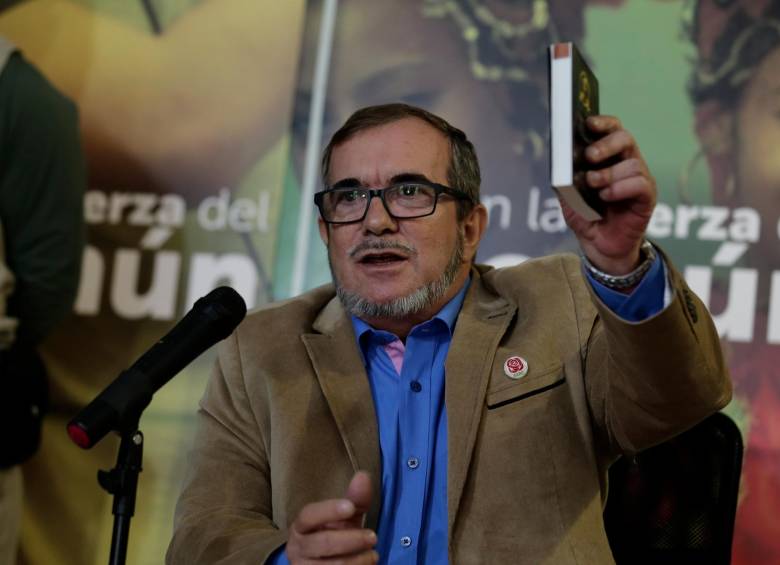 Rodrigo Londoño dijo que los firmantes de la paz estaban dispuestos a “tender la mano” en el propósito de alcazar la paz. FOTO COLPRENSA