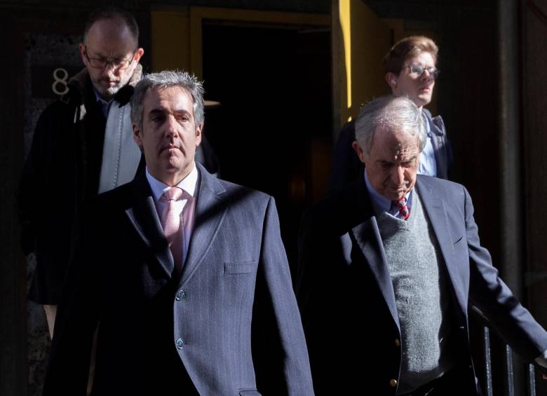Michael Cohen (izquierda) podría hundir a su exjefe Donald Trump en la corte. FOTO: EFE
