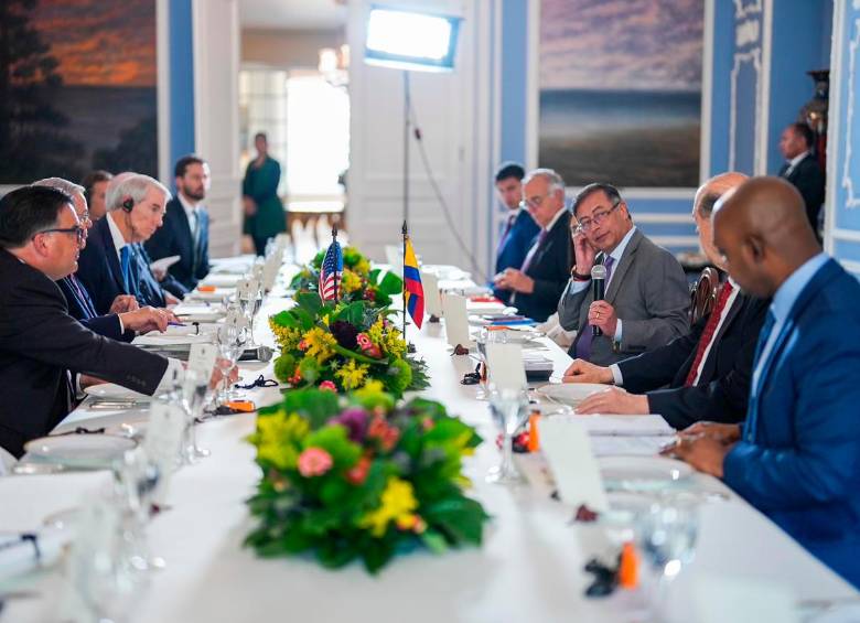El presidente Gustavo Petro se reunió este martes en la Casa de Nariño con una delegación de congresistas de Estados Unidos. FOTO: Cortesía