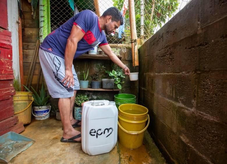 El fallo dejó sin agua a 22.000 usuarios del occidente de Medellín. FOTO EL COLOMBIANO.