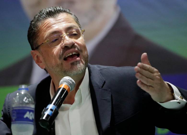 Rodrigo Sánchez es el nuevo presidente de Costa Rica. FOTO EFE 
