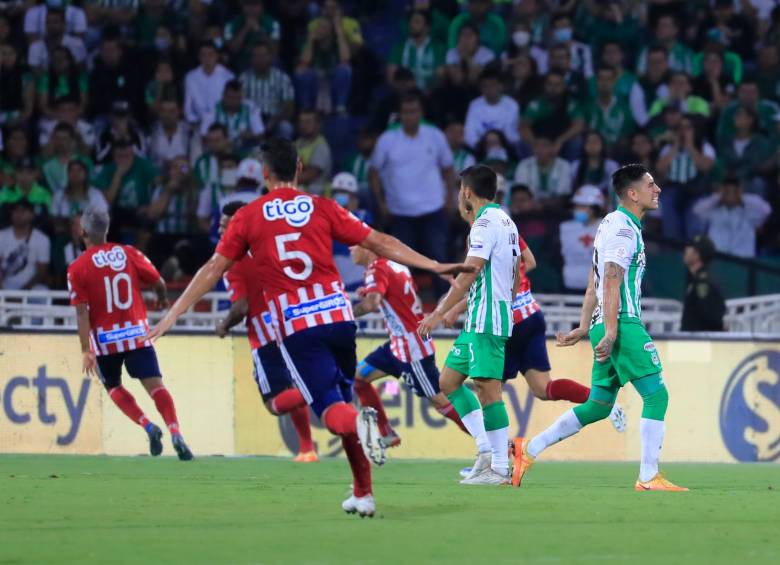 Freddy Hinestroza abrió el marcador a favor del Junior a tan solo 14 minutos de iniciado el partido. FOTO: JAIME PÉREZ