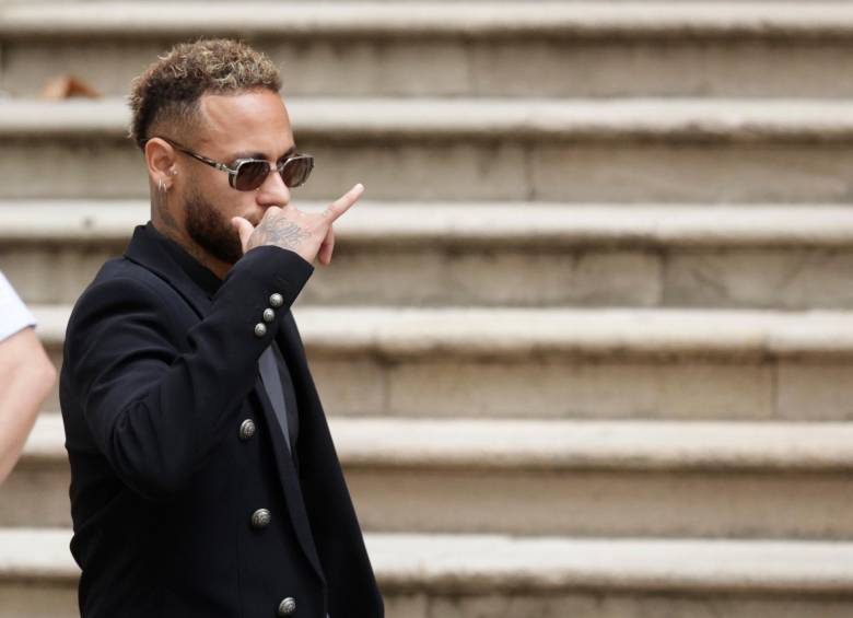Neymar regresará a París para preparar los dos siguientes encuentros de la Liga francesa con el PSG: ante el Ajaccio, este viernes, y contra el Troyes, el sábado 29. FOTO: EFE