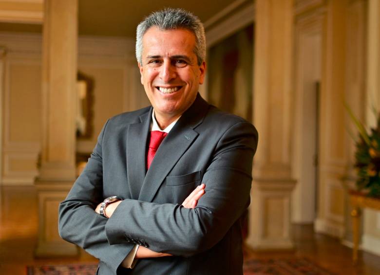 Nuevos ministros del Gobierno Petro están listos para empezar labores: estos son sus perfiles Nuevos ministros del Gobierno Petro están listos para empezar labores: estos son sus perfiles