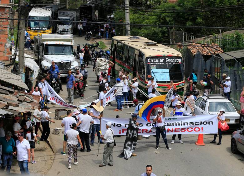 El CTA es rechazado por la comunidad de Belén, que bloqueó la vía en señal de protesta. fotos Esneider gutiérrez